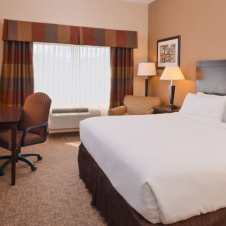 Holiday Inn Express & Suites Bridgeport By Ihg Exterior photo