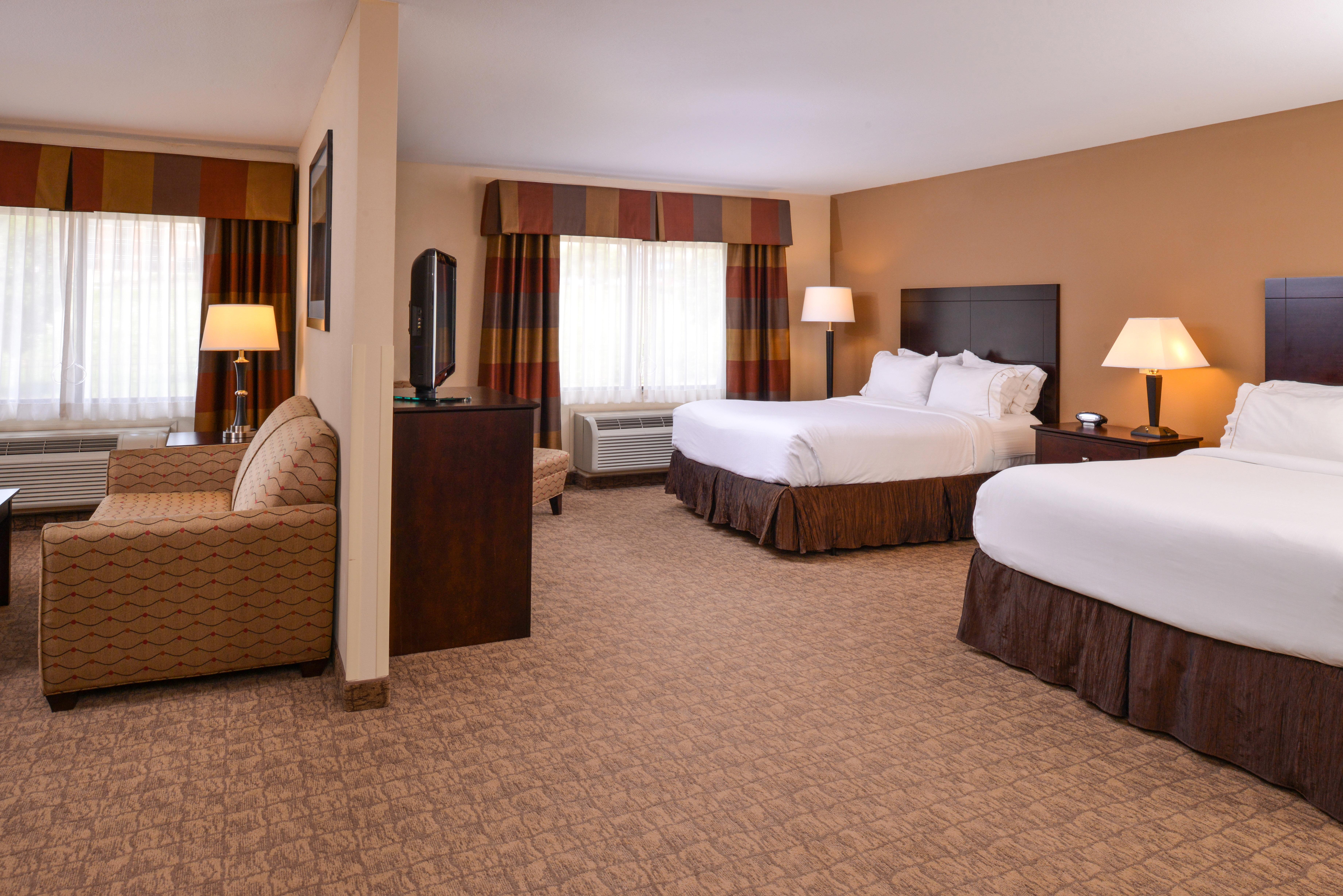 Holiday Inn Express & Suites Bridgeport By Ihg Exterior photo