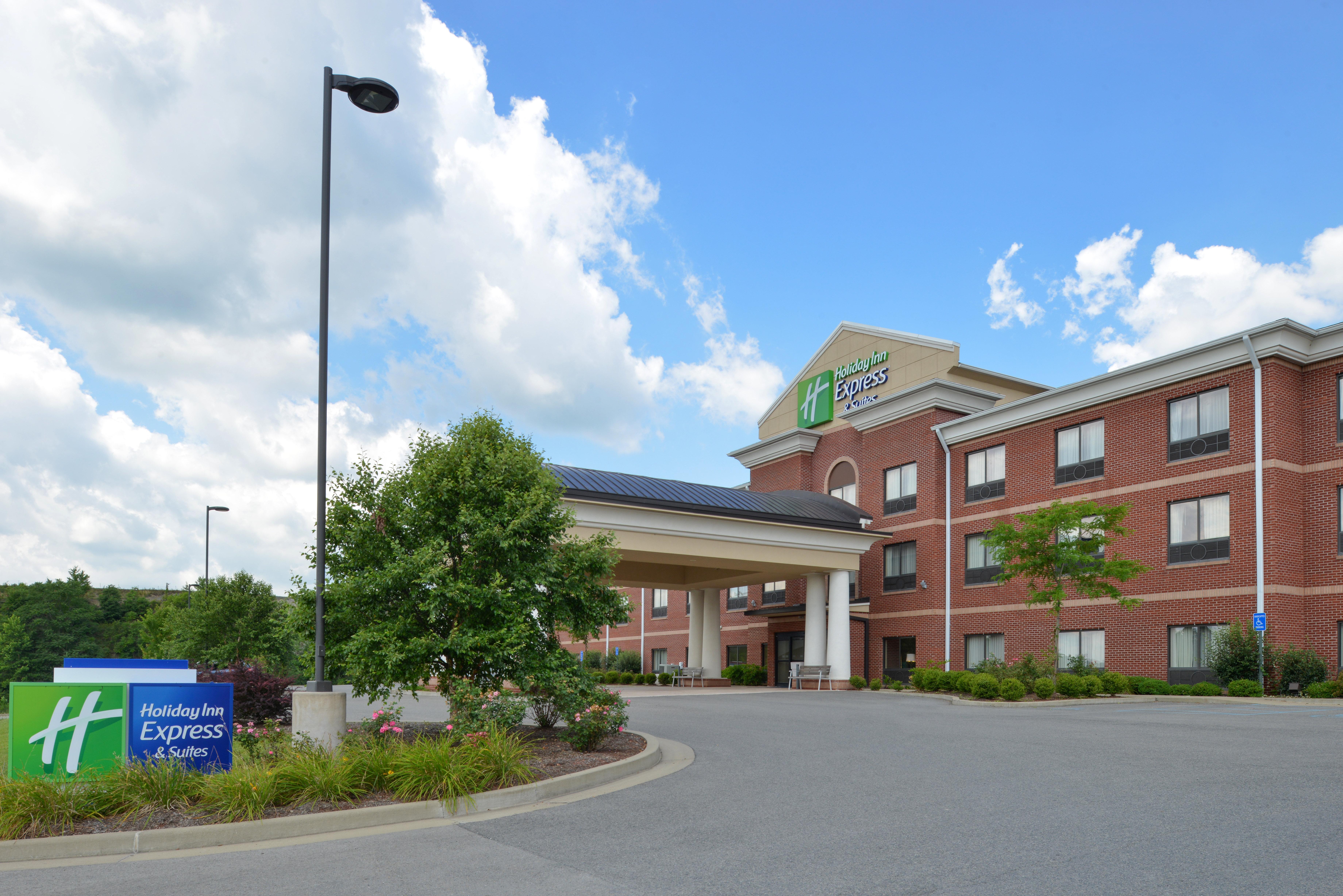 Holiday Inn Express & Suites Bridgeport By Ihg Exterior photo
