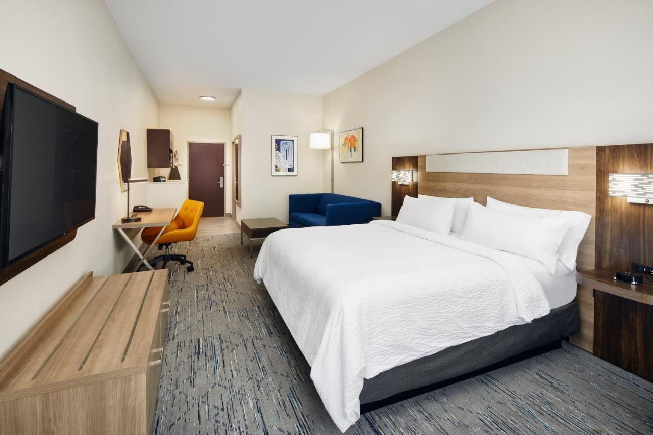 Holiday Inn Express & Suites Bridgeport By Ihg Exterior photo