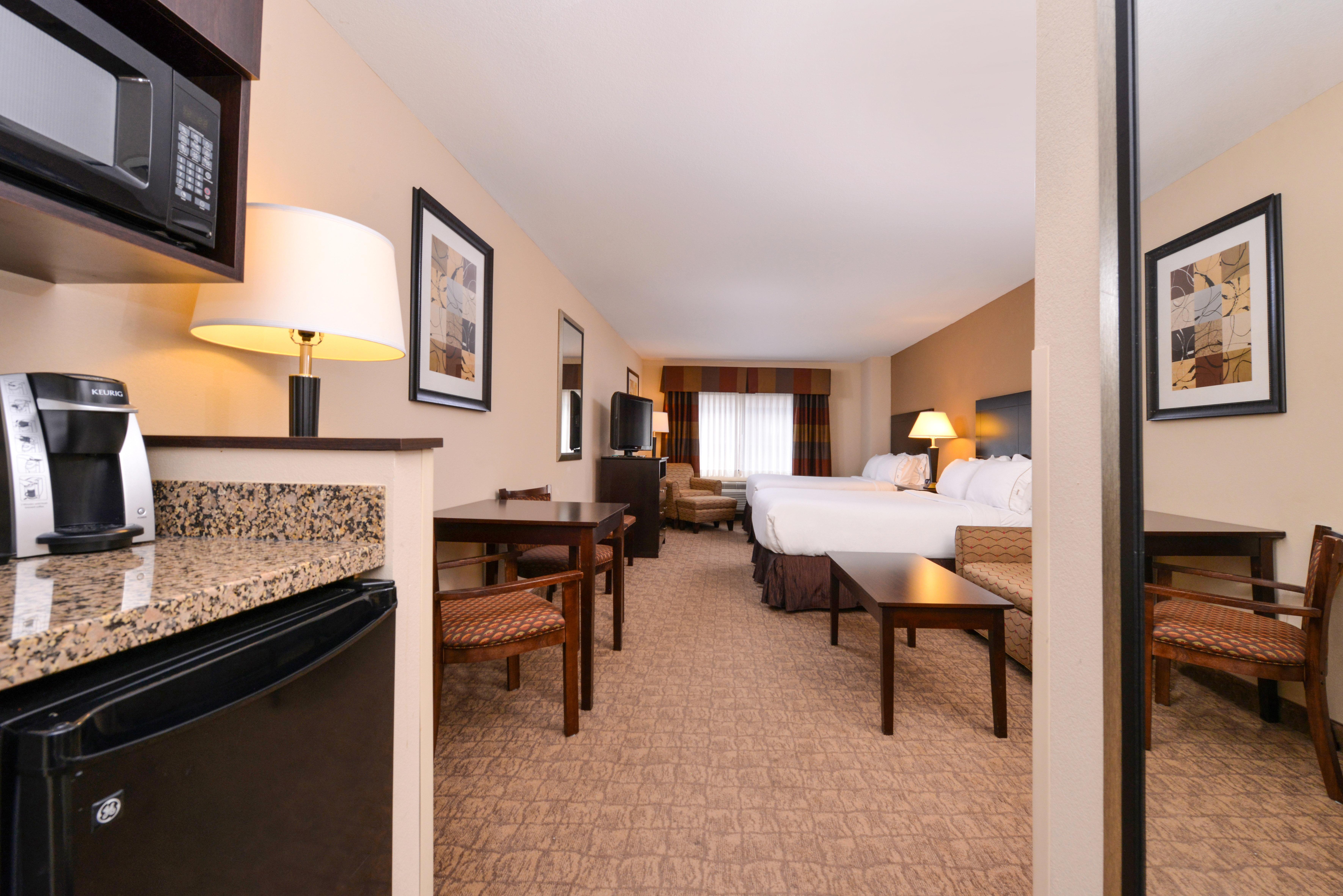 Holiday Inn Express & Suites Bridgeport By Ihg Exterior photo