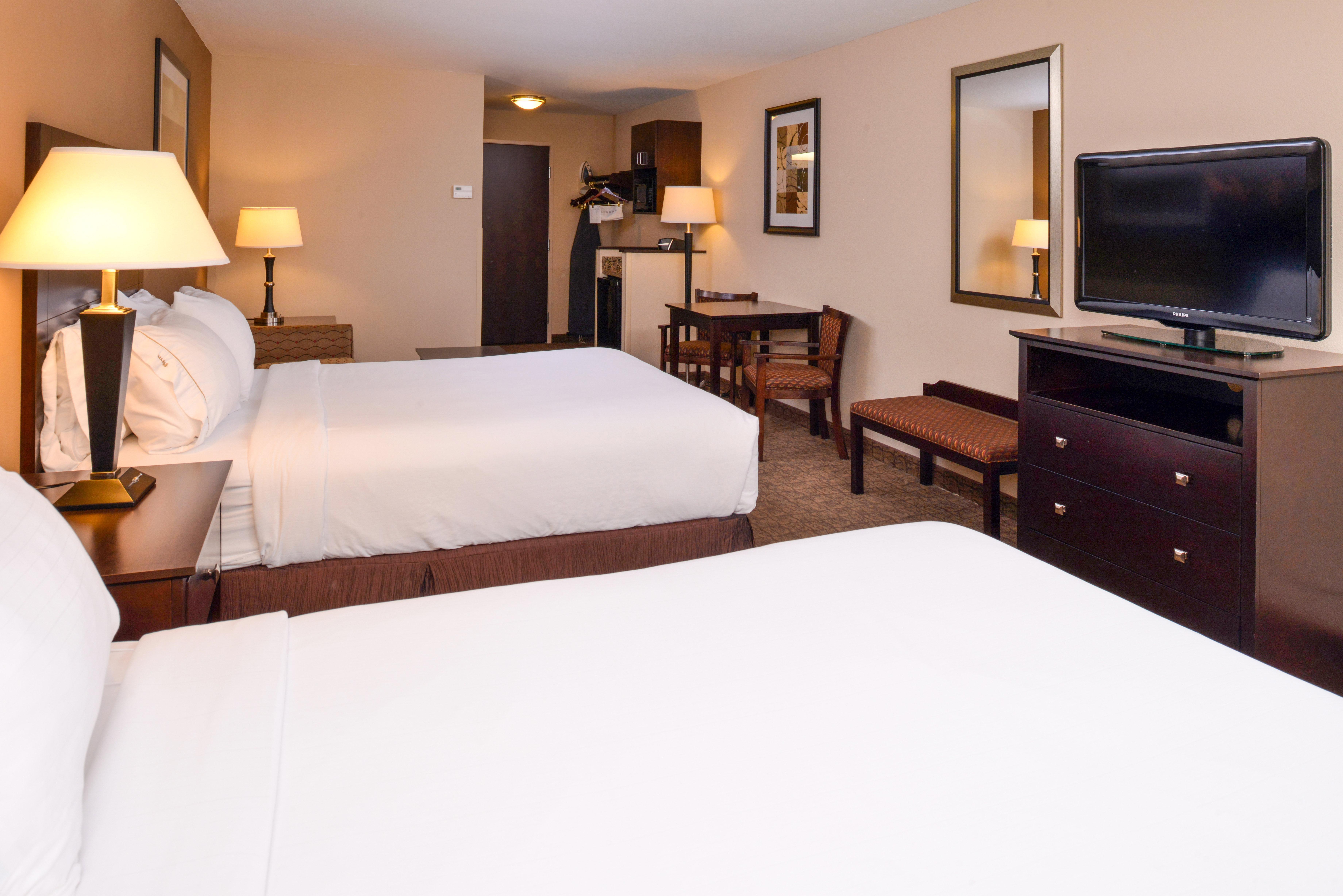 Holiday Inn Express & Suites Bridgeport By Ihg Exterior photo