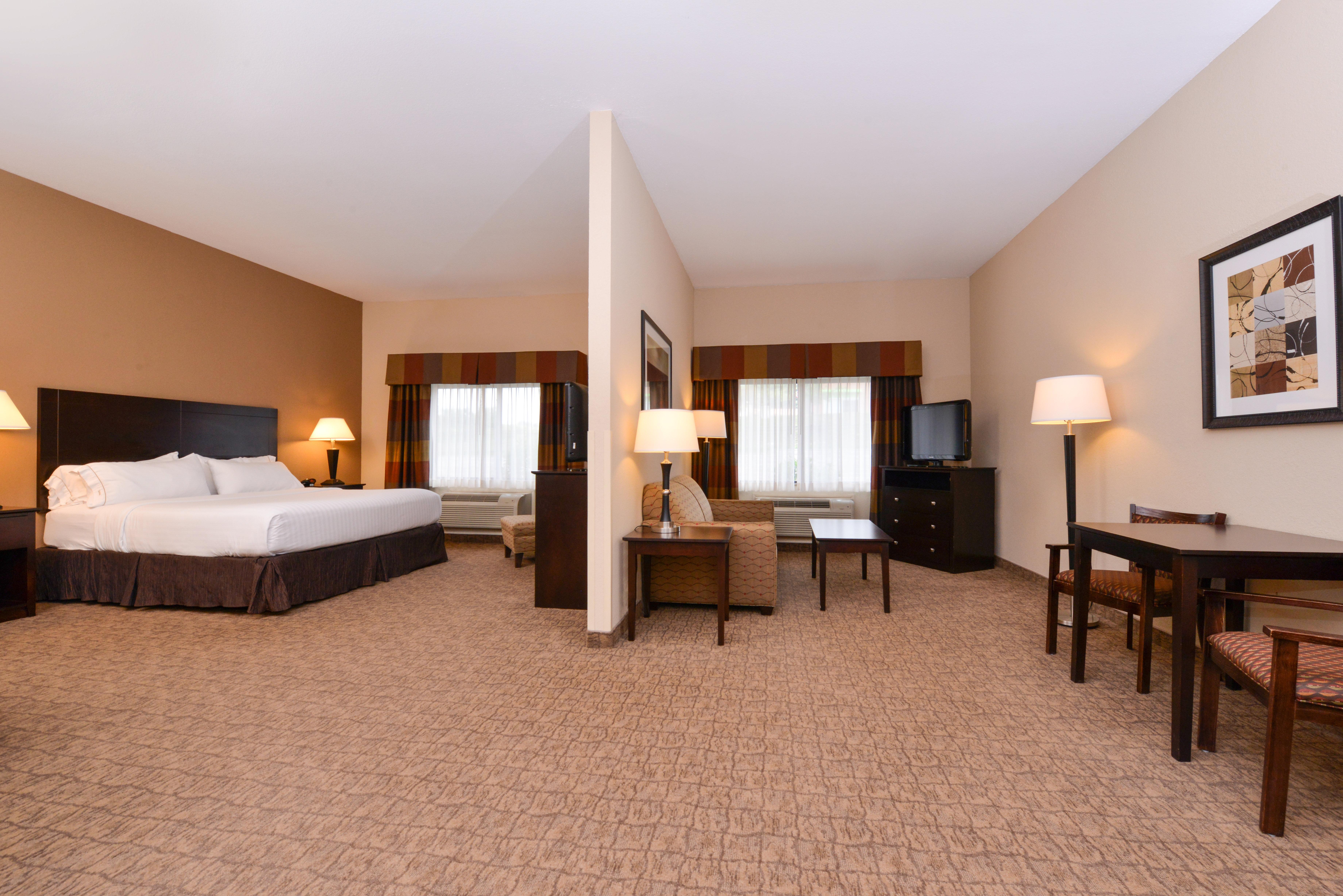 Holiday Inn Express & Suites Bridgeport By Ihg Exterior photo