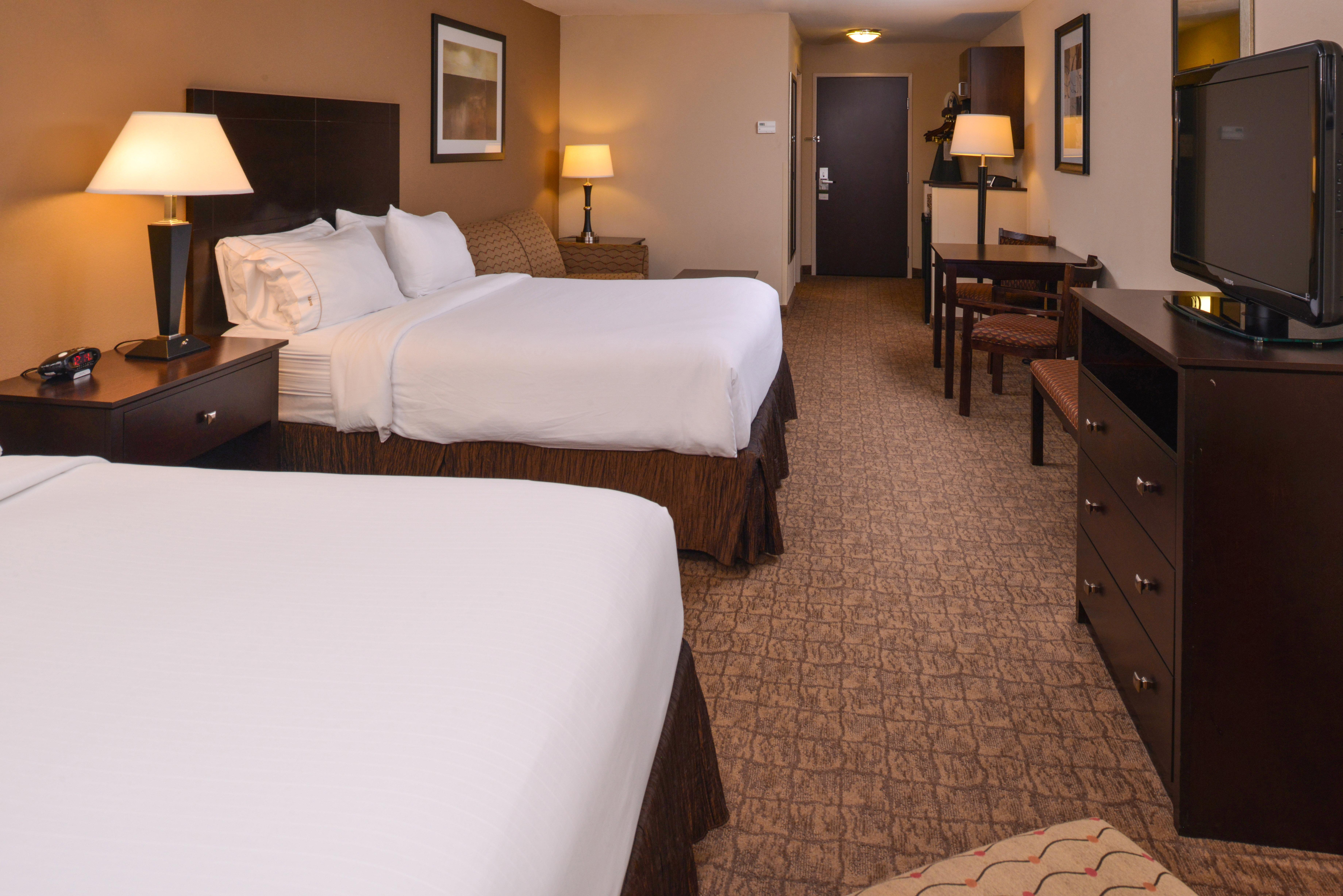 Holiday Inn Express & Suites Bridgeport By Ihg Exterior photo