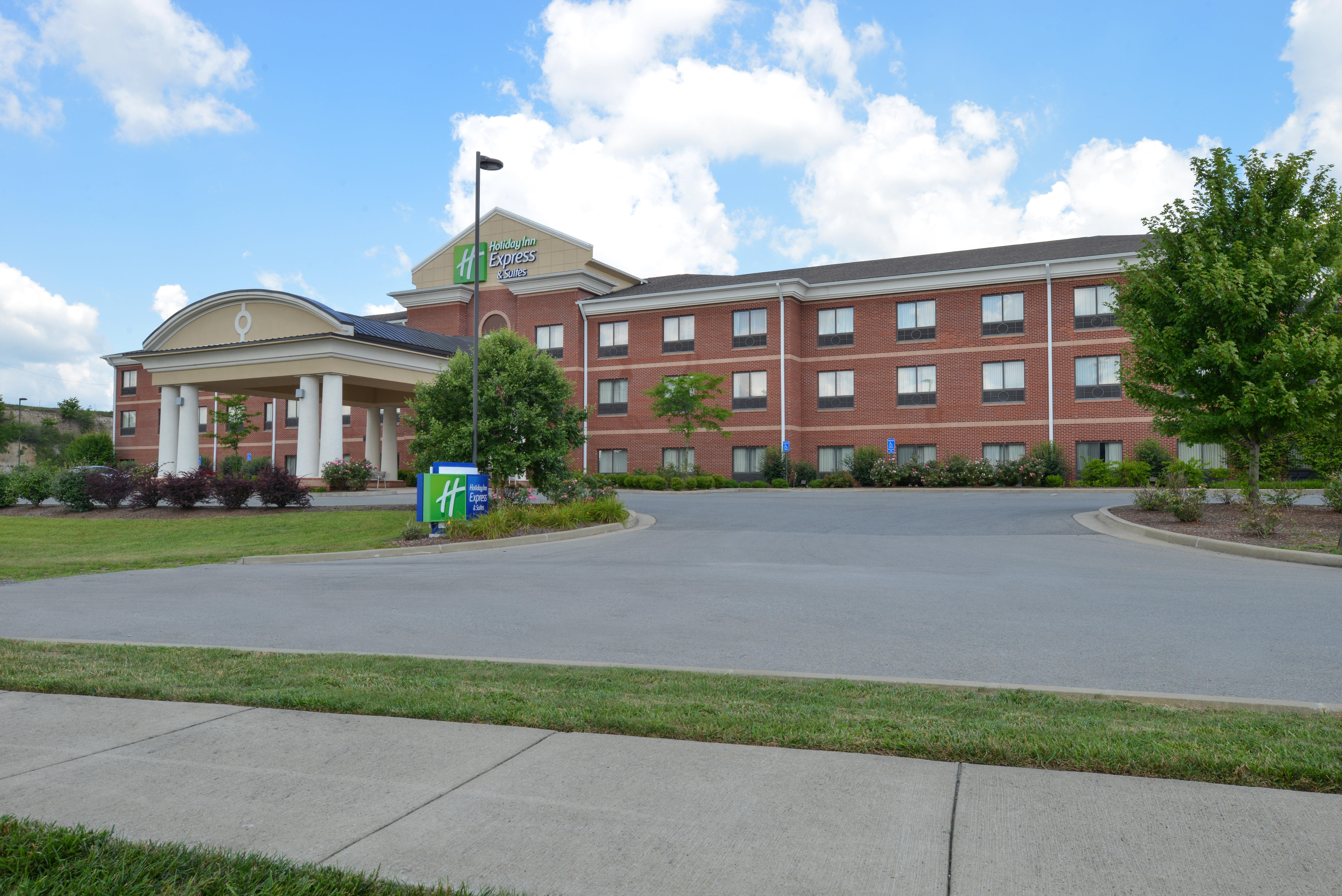 Holiday Inn Express & Suites Bridgeport By Ihg Exterior photo